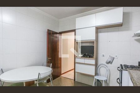 Casa à venda com 3 quartos, 125m² em Jardim Olympia, São Paulo