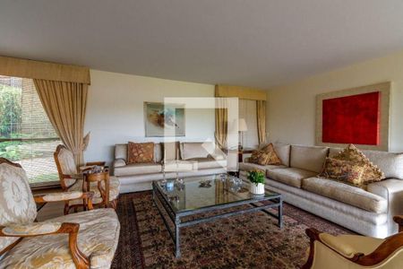 Casa à venda com 4 quartos, 885m² em Pacaembu, São Paulo