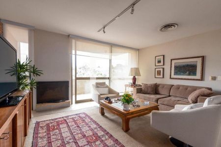 Casa à venda com 4 quartos, 885m² em Pacaembu, São Paulo