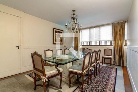 Casa à venda com 4 quartos, 885m² em Pacaembu, São Paulo