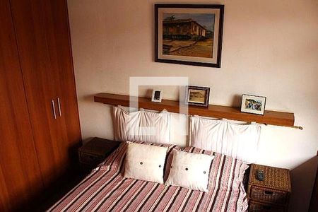 Casa à venda com 6 quartos, 300m² em Jardim Peri Peri, São Paulo