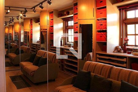 Casa à venda com 6 quartos, 300m² em Jardim Peri Peri, São Paulo