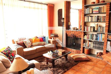 Casa à venda com 6 quartos, 300m² em Jardim Peri Peri, São Paulo