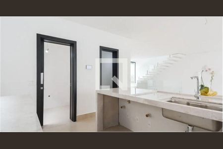 Casa à venda com 3 quartos, 331m² em Indianópolis, São Paulo