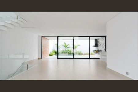 Casa à venda com 3 quartos, 331m² em Indianópolis, São Paulo