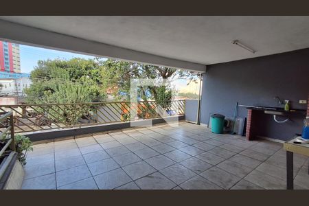 Quintal de casa à venda com 3 quartos, 177m² em Piraporinha, Diadema