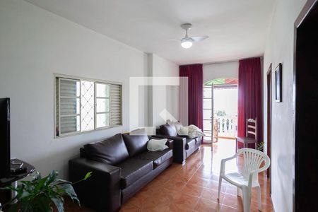 Sala de casa à venda com 4 quartos, 200m² em Aparecida, Belo Horizonte