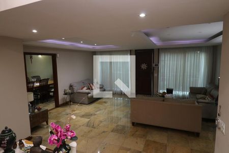 Sala de casa à venda com 5 quartos, 450m² em Jardim Guanabara, Rio de Janeiro