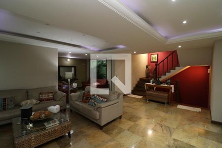 Sala de casa à venda com 5 quartos, 450m² em Jardim Guanabara, Rio de Janeiro