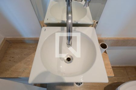 Lavabo de apartamento para alugar com 3 quartos, 110m² em Água Fria, São Paulo