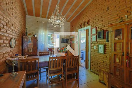 Sala de casa de condomínio à venda com 3 quartos, 230m² em Estância Estoril I, Nova Lima