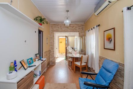 Sala de casa à venda com 3 quartos, 250m² em Jardim Itu, Porto Alegre