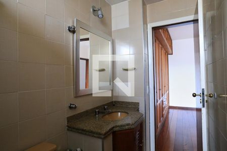 Banheiro da Suíte de apartamento para alugar com 3 quartos, 138m² em Savassi, Belo Horizonte