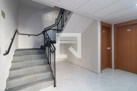 Escada de apartamento para alugar com 1 quarto, 30m² em Cavalhada, Porto Alegre