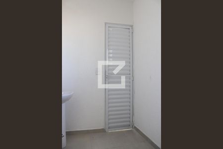 Banheiro de kitnet/studio para alugar com 1 quarto, 26m² em Vila Regente Feijó, São Paulo