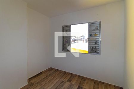 Quarto 1 de casa para alugar com 2 quartos, 50m² em Cidade Continental, São Paulo