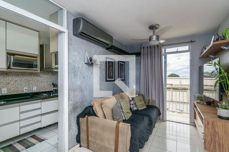 Sala de apartamento à venda com 2 quartos, 55m² em Parada de Lucas, Rio de Janeiro