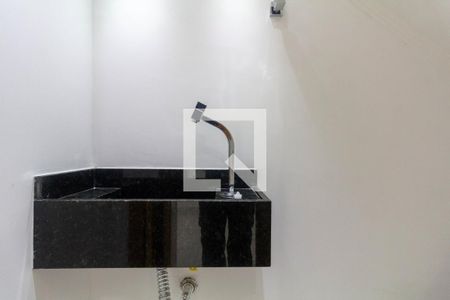 Lavabo de casa à venda com 3 quartos, 100m² em Vila Nhocuné, São Paulo