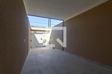 Garagem de casa à venda com 3 quartos, 100m² em Vila Nhocuné, São Paulo