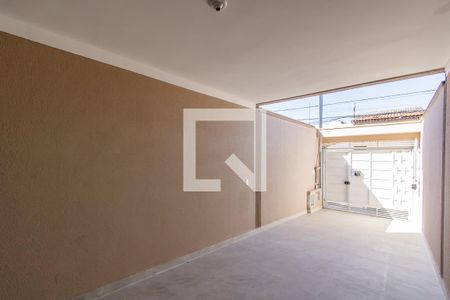 Garagem de casa à venda com 3 quartos, 100m² em Vila Nhocuné, São Paulo