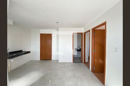 Sala de apartamento para alugar com 2 quartos, 36m² em Del Castilho, Rio de Janeiro
