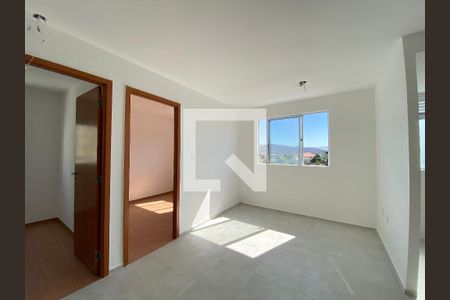 Sala de apartamento para alugar com 2 quartos, 36m² em Del Castilho, Rio de Janeiro