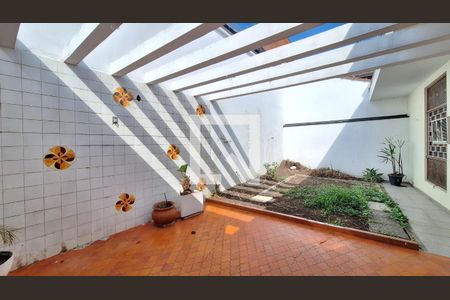 Quintal de casa à venda com 2 quartos, 208m² em Bela Aliança, São Paulo