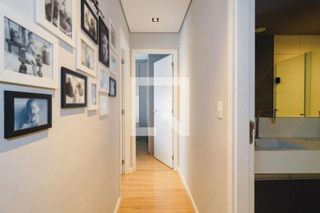 Corredor de apartamento para alugar com 2 quartos, 55m² em Vila Andrade, São Paulo