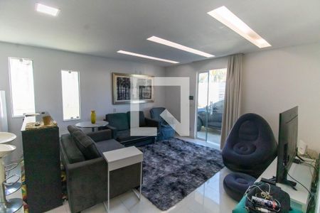 Sala de casa à venda com 5 quartos, 450m² em Engenho do Mato, Niterói