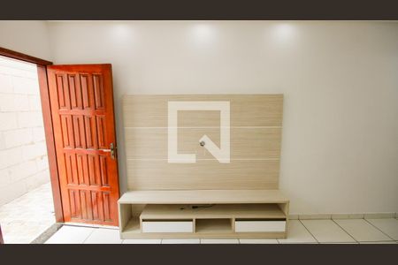 Sala de casa de condomínio para alugar com 2 quartos, 63m² em Sítio do Campo, Praia Grande