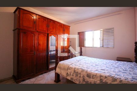 Quarto 1 de casa para alugar com 2 quartos, 249m² em Jardim Iva, São Paulo