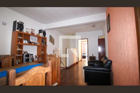 Sala de casa para alugar com 2 quartos, 249m² em Jardim Iva, São Paulo