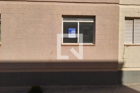 PLACA INSTALADA NO IMÓVEL de apartamento à venda com 3 quartos, 74m² em Vila Santana, Campinas