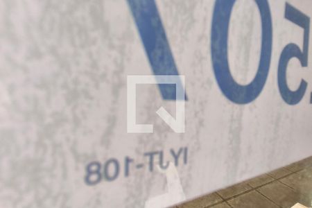 PLACA INSTALADA NO IMÓVEL de apartamento à venda com 3 quartos, 74m² em Vila Santana, Campinas