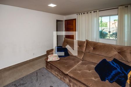 Sala de casa à venda com 4 quartos, 160m² em Braúnas, Belo Horizonte