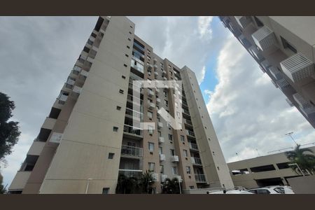 Fachada do bloco de apartamento para alugar com 2 quartos, 57m² em Marechal Hermes, Rio de Janeiro