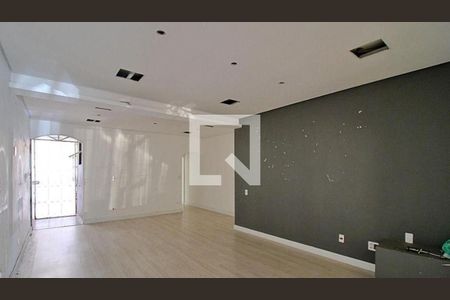 Casa à venda com 3 quartos, 230m² em Vila Progredior, São Paulo