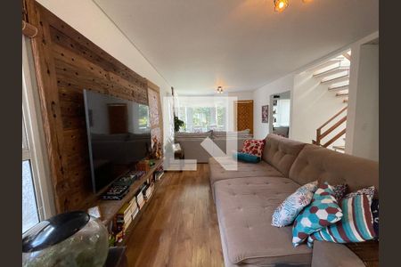 Sala de TV de casa de condomínio para alugar com 3 quartos, 248m² em Jardim Santa Izabel, Cotia