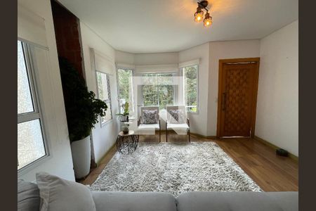 Sala de casa de condomínio para alugar com 3 quartos, 248m² em Jardim Santa Izabel, Cotia