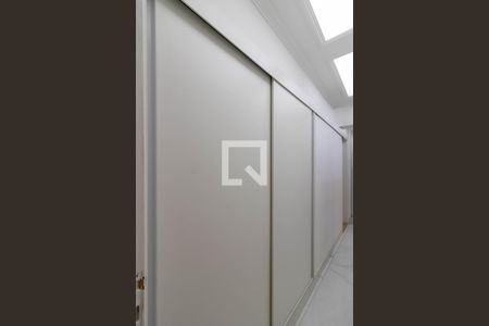 Corredor de apartamento à venda com 3 quartos, 168m² em Camargos, Guarulhos