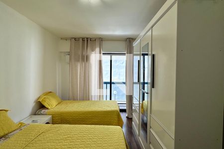 Quarto 01 de apartamento à venda com 2 quartos, 74m² em Copacabana, Rio de Janeiro