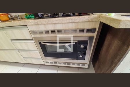 Cozinha de apartamento à venda com 2 quartos, 57m² em Pestana, Osasco
