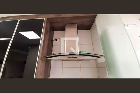 Cozinha de apartamento à venda com 2 quartos, 57m² em Pestana, Osasco