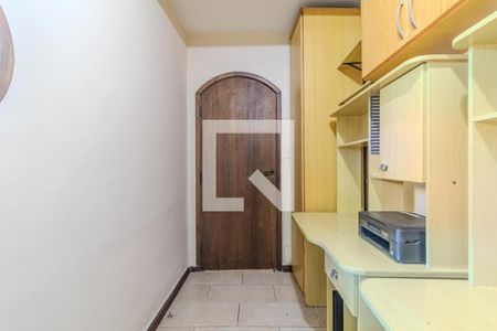 Escritório de casa para alugar com 4 quartos, 350m² em Partenon, Porto Alegre