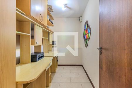 Escritório de casa para alugar com 4 quartos, 350m² em Partenon, Porto Alegre