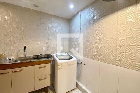 Cozinha e Área de Serviço de apartamento para alugar com 1 quarto, 55m² em Copacabana, Rio de Janeiro