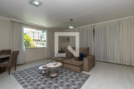Sala de apartamento à venda com 3 quartos, 200m² em Heliópolis, Belo Horizonte