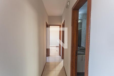 Corredor de apartamento para alugar com 3 quartos, 94m² em Palmares, Belo Horizonte