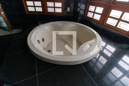 Banheiro da Suíte 4 de casa para alugar com 4 quartos, 1002m² em Piratininga, Niterói