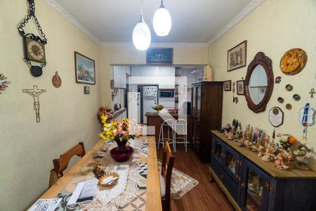 Casa à venda com 3 quartos, 180m² em Vila Fachini, São Paulo